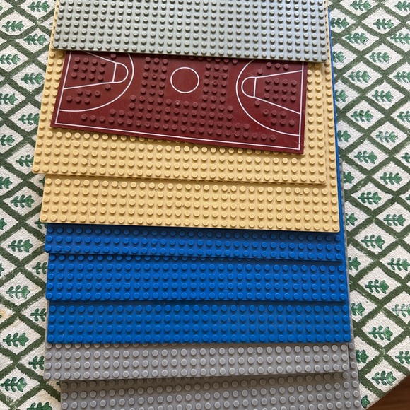 LEGO Minifigure Assortment and Base Plates - Picture 7 of 10